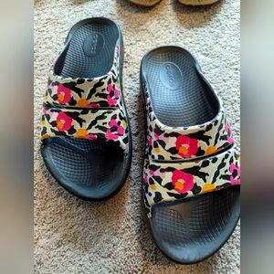 Oofos Sandals